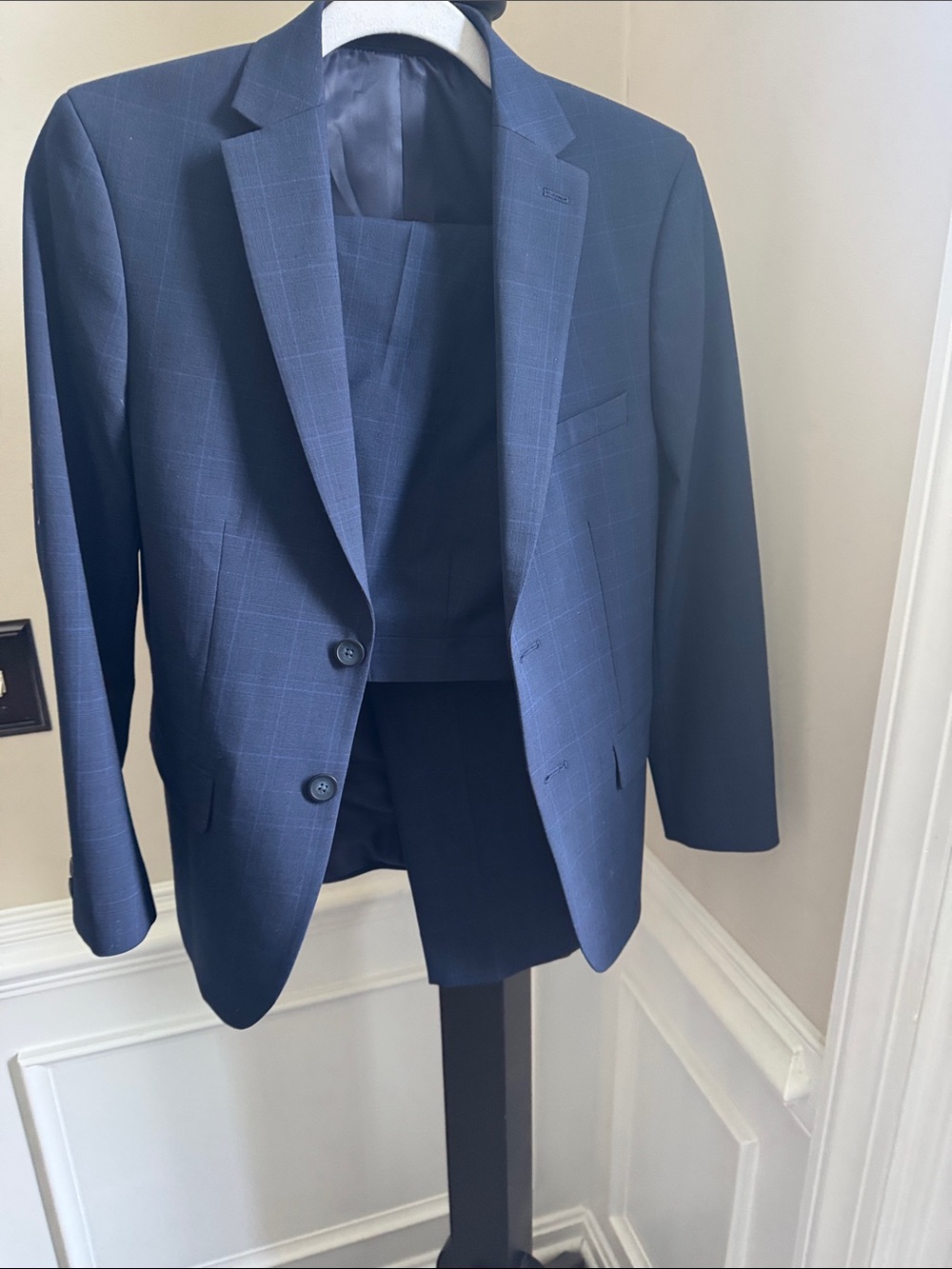Boy’s Andrew Marc Navy Blue Windowpane Suit size 14 skinny stretch fit
